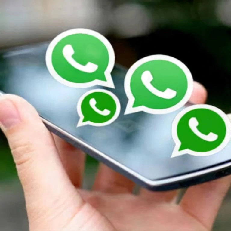 WhatsApp Icon Banner